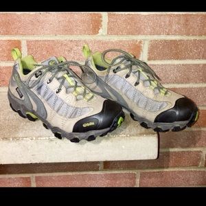 Oboz Women’s Waterproof Hiking Boots